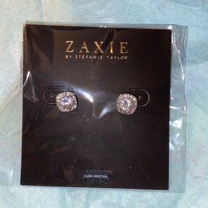 Zaxie stud earrings
